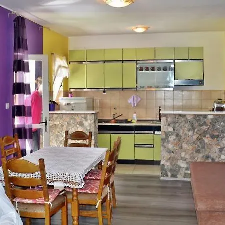Holidays Svetin Apartment