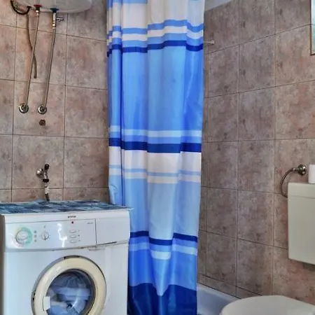 Holidays Svetin Apartment Grebastica