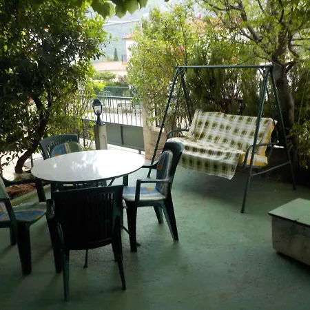 Holidays Svetin Apartment Grebastica