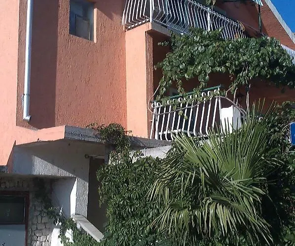 Holidays Svetin Apartman Grebastica